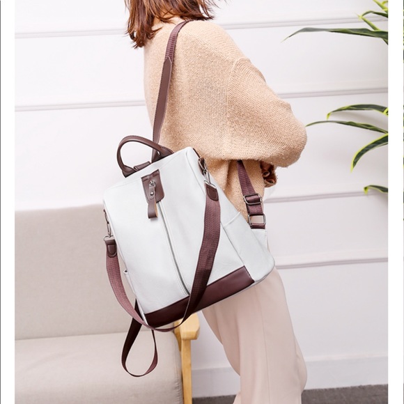 BNWOT Anti Theft backpack luxury high fashion - Picture 4 of 10